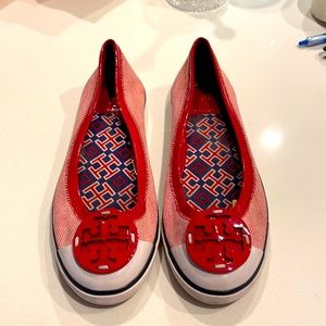 I just love the ballerina/sneaker effects